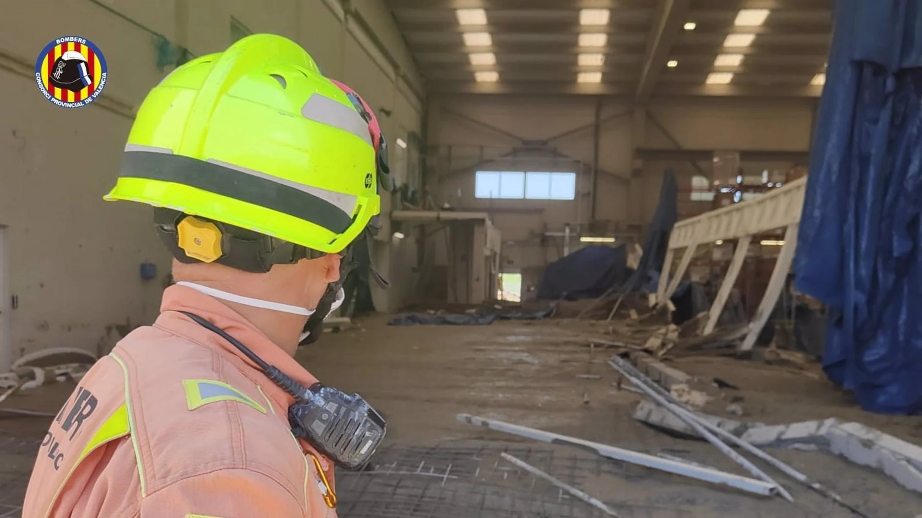 Sucesos (AMP).- Cuatro trabajadores heridos con traumatismos tras hundirse el forjado de una nave en Torrent (Valencia)