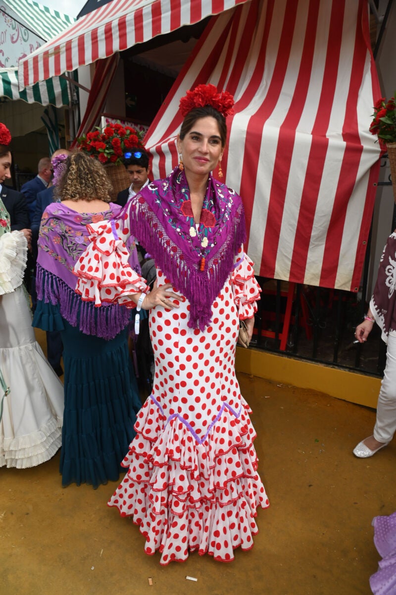 Lourdes Montes, bellísima en la Feria de Sevilla