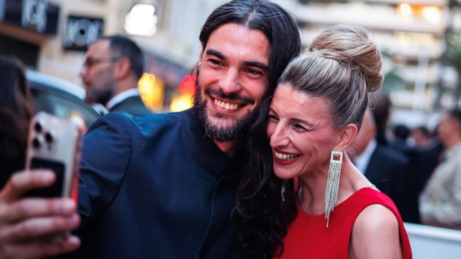 Yolanda Díaz y Oliver Laxe en Cannes
