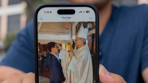 Peruanos residentes en Houston recuerdan cómo fueron confirmados por el papa León XIV