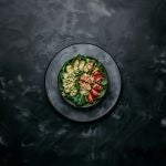Acelgas: el superalimento milenario que ayuda a prevenir la descalcificación de huesos y dientes
