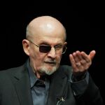EEUU.- AMP.- El agresor del escritor británico Salman Rushdie, condenado a 25 años de cárcel