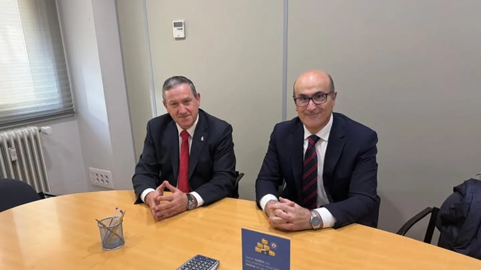 Javier Faúndez y Fernando Javier Prada lo formalizan ante notario