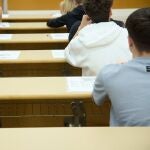 Alumnos en un aula universitaria