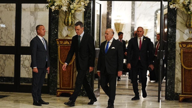 Pedro Sánchez llega a Bagdad para participar en la cumbre de la Liga Árabe