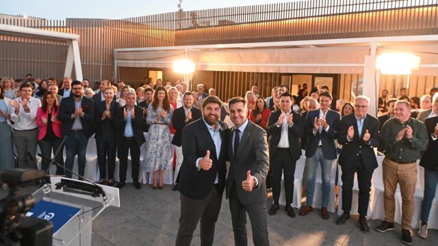 López Miras con el presidente del PP de San Pedro del Pinatar, Pedro Javier Sánchez