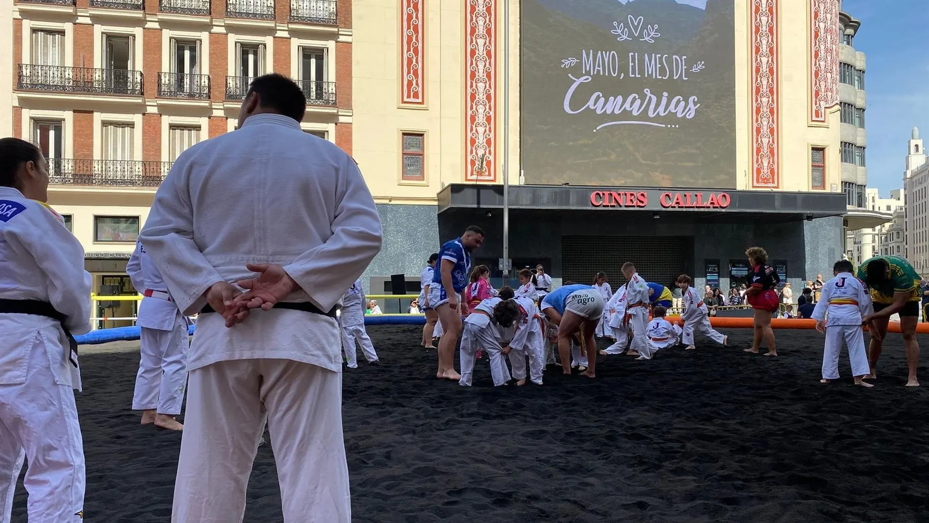 MADRID.-Canarias visibiliza en la capital la "nobleza" de su pueblo con una primera Gran Luchada oficial