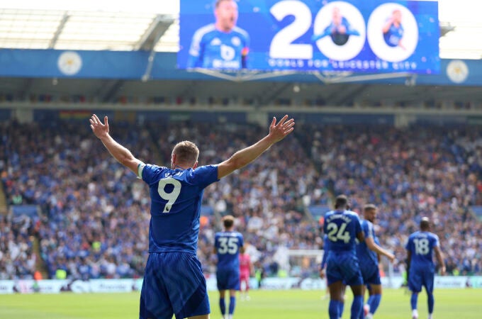 Jamie Vardy celebra su gol 200 en el último partido vistiendo los colores del Leicester City 