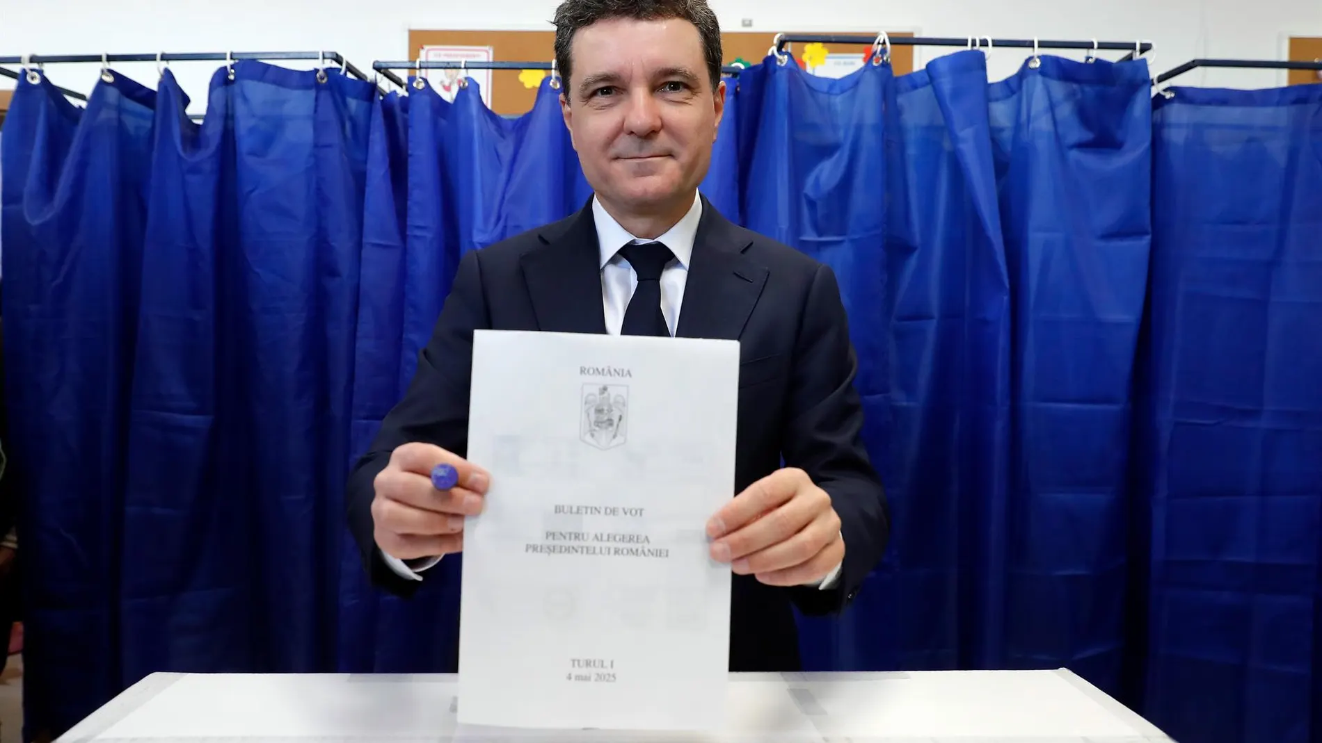 Rumanía.- AMP.- El europeísta Dan se impone en la segunda vuelta de las elecciones presidenciales rumanas