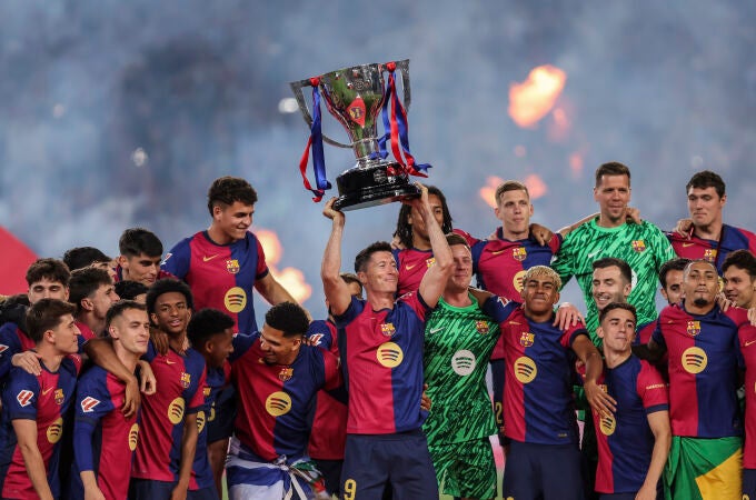 FC Barcelona v Villarreal CF - La Liga EA Sports