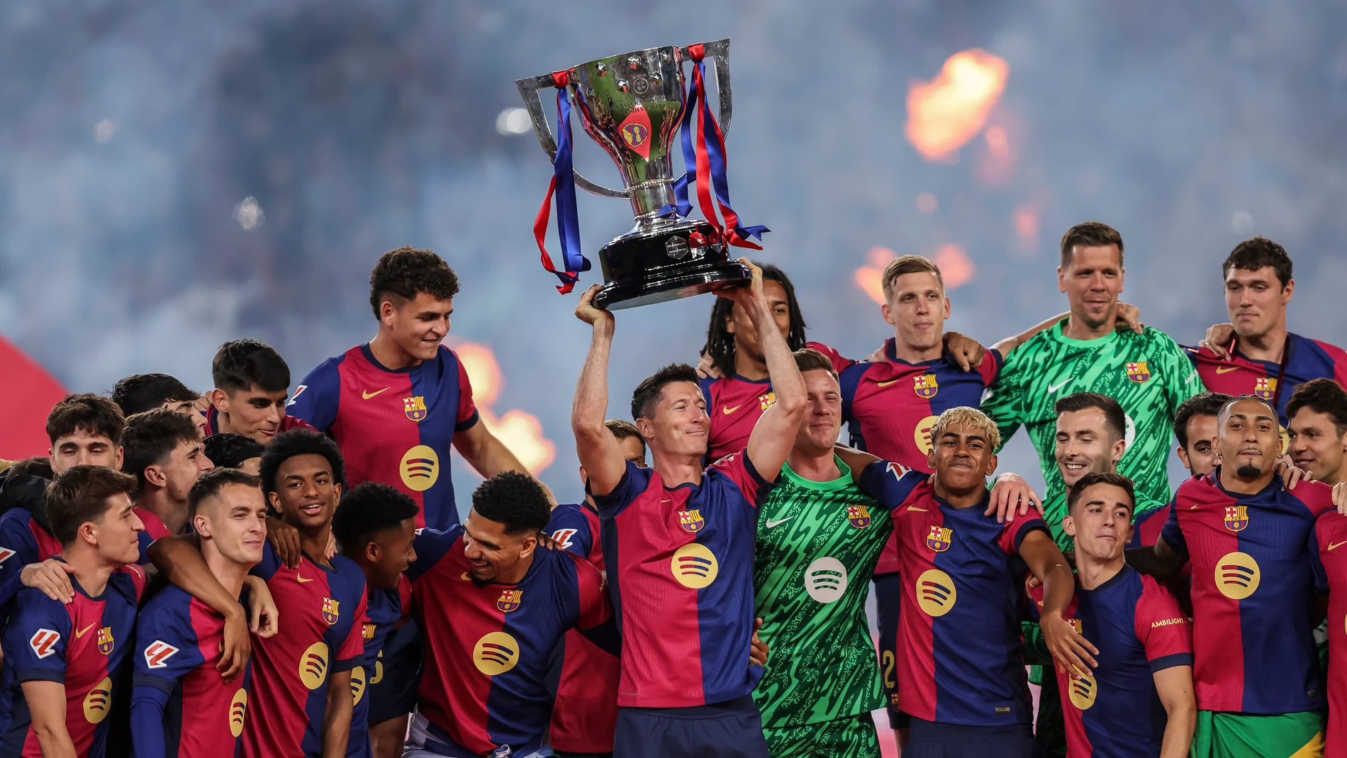 Players of FC Barcelona celebrates with the trophy after the match against the Spanish league, La Liga EA Sports, football match played between FC Barcelona and Villarreal CF at Estadi Olimpic Lluis Companys on May 18, 2025 in Barcelona, Spain. AFP7 18/05/2025 ONLY FOR USE IN SPAIN
