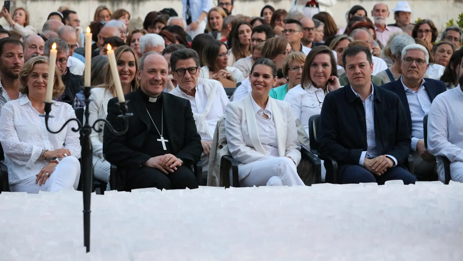 El obispo de Alcalá, la alcaldesa del municipio y el viceconsejero de Cultura, Turismo y Deportes
