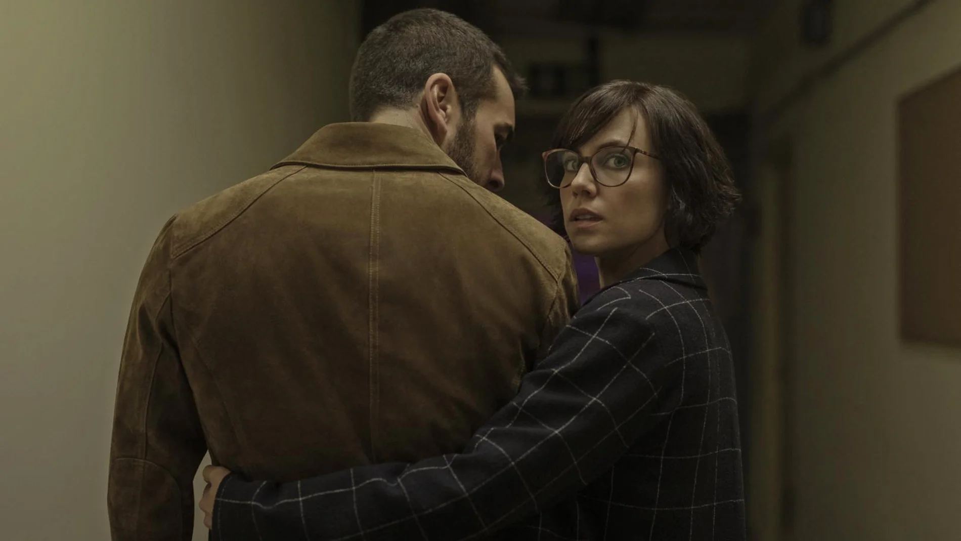 Mario Casas, junto a Aura Garrido, protagonizan la serie