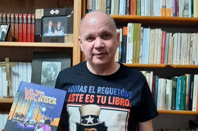 Jesús Jiménez muestra su libro "La gran travesía del rock"