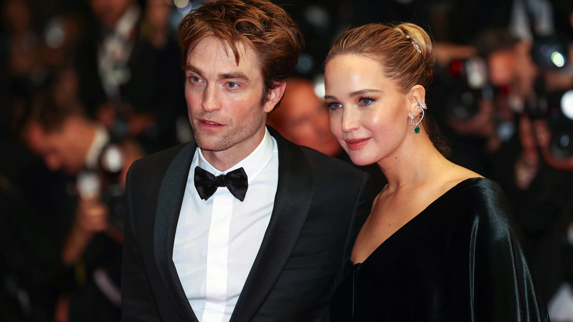 18 May 2025, France, Cannes: British actor Robert Pattinson and American actress Jennifer Lawrence attend the "Die my love" red carpet during the 78th annual Cannes Film Festival. Photo: Marina Takimoto/ZUMA Press Wire/dpa 18/05/2025 ONLY FOR USE IN SPAIN