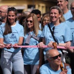 Isabel Blanco junto con Leticia García en la marcha solidaria contra el cáncer en Zamora