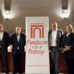 Presentación de los conciertos en los que ha participado, Miguel Ángel de Vicente, presidente de la Diputación de Segovia; Andrés Ortega, presidente de la Federación Empresarial Segoviana (FES); Carlos Martín, presidente de la Fundación Villa de Pedraza; José Enrique Reques Mateo, alcalde de Pedraza; Fernando García Torres, organizador de los conciertos; y Marian Rueda, subdelegada del Gobierno en Segovia.