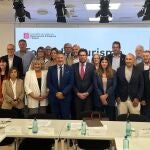 Reunión de reactivación del Consell de la Taula del Turisme de Catalunya, con el conseller de Empresa y Trabajo, Miquel Sàmper, y la directora general de Turismo, Cristina Lagé