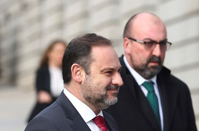 José Luis Ábalos y Koldo García, a su llegada al Congreso de los Diputados, en 2019. 