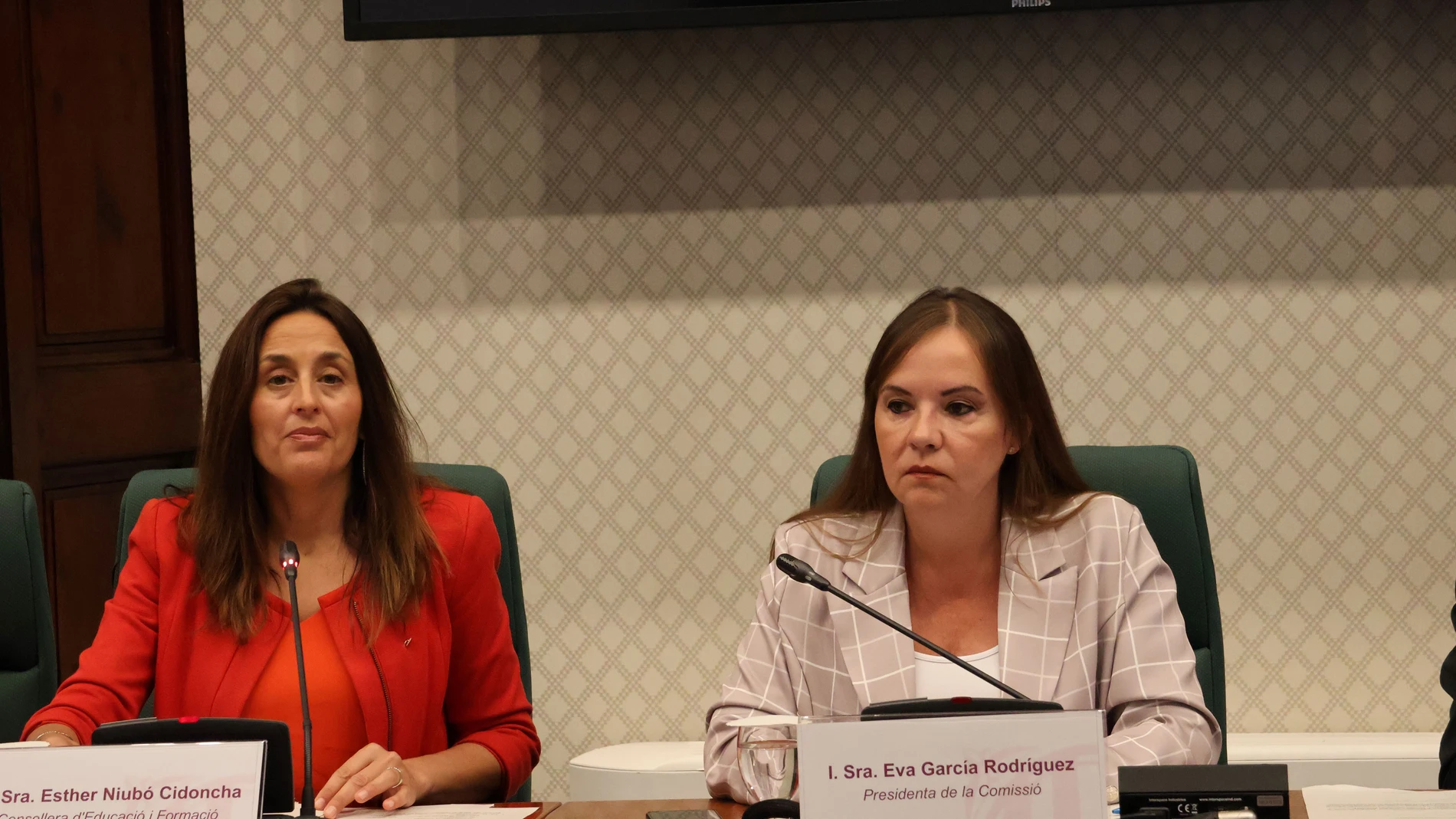 La consellera de Educación y FP de la Generalitat, Esther Niubó, este lunes en la Comisión de Educación y FP del Parlament REMITIDA / HANDOUT por Parlament de Catalunya Fotografía remitida a medios de comunicación exclusivamente para ilustrar la noticia a la que hace referencia la imagen, y citando la procedencia de la imagen en la firma 19/05/2025