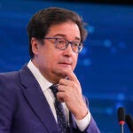 Óscar López participa en la presentación del informe 'IA para periodistas: ¿enemiga o aliada?'