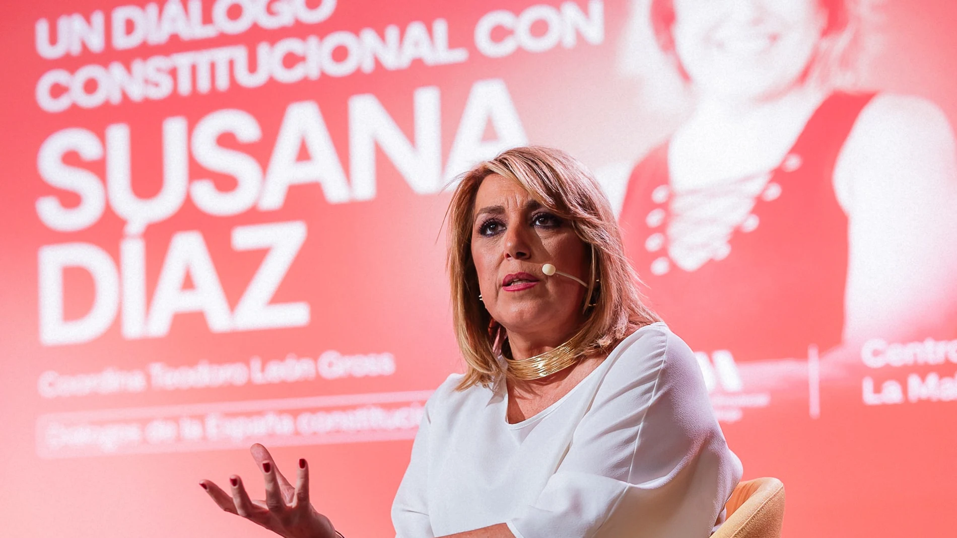 MÁLAGA, 19/05/2025.- La expresidenta de la Junta de Andalucía y senadora socialista Susana Díaz, durante su intervención en el ciclo de conferencias 'Diálogos de la España constitucional' que se celebra este lunes en el centro cultural La Malagueta. EFE/Carlos Díaz