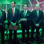 En la imagen (IaD) el delegado del Gobierno, Nicanor Sen; el presidente de GAM, Pedro Luis Fernández; el consejero de Medio Ambiente, Vivienda y Ordenación del Territorio, Juan CArlos Suárez-Quiñones; el viceconsejero de Economía, Carlos Martín Tobalina, y el delegado territorial de la Junta, Eduardo Diego