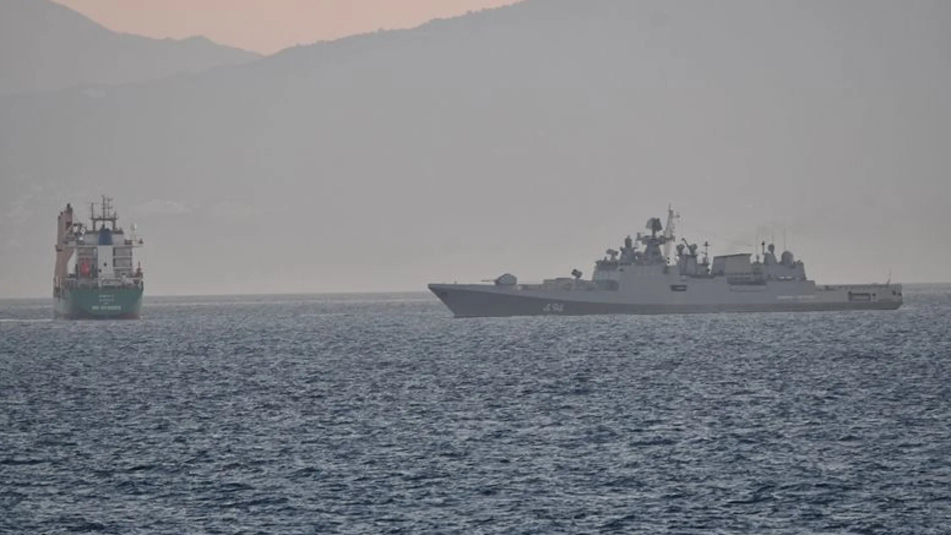 La fragata `Álvaro de Bazán´ realiza actividades de seguimiento de unidades navales rusas tras finalizar su despliegue en la SNMG-2