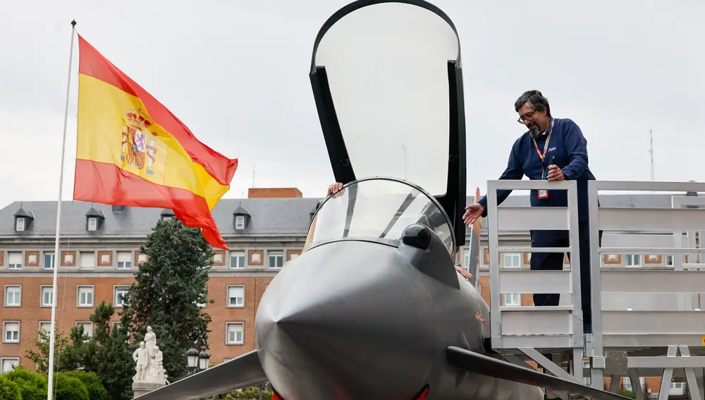 Airbus presenta la maqueta a escala real del caza Eurofighter
