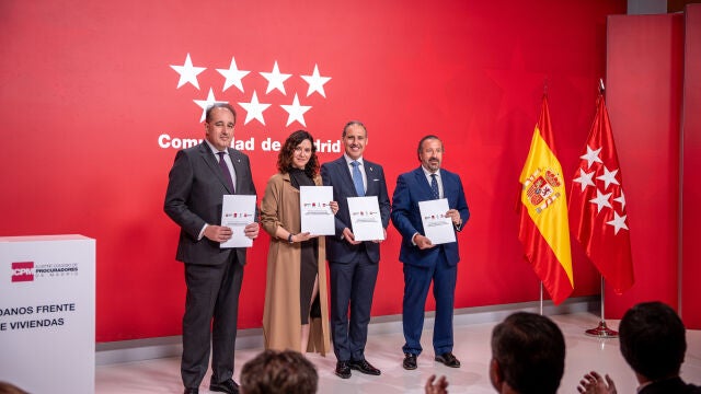 Ayuso firma con los colegios de abogados y procuradores, un protocolo de actuación frente a la ocupación ilegal de las viviendas 