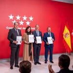 Ayuso firma con los colegios de abogados y procuradores, un protocolo de actuación frente a la ocupación ilegal de las viviendas 