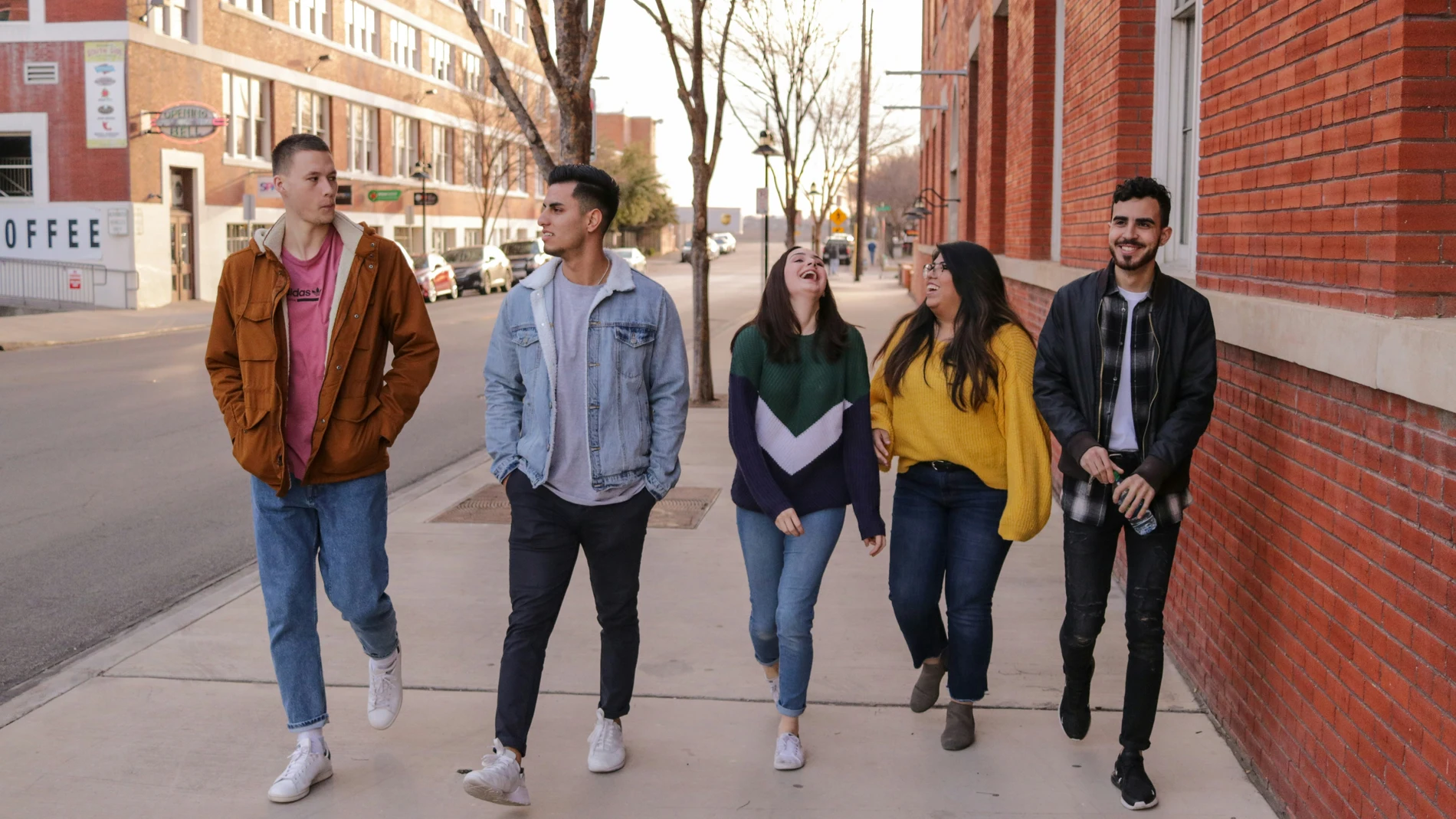 Lo que los padres de los estudiantes más exitosos nunca hacen (y por qué funciona)