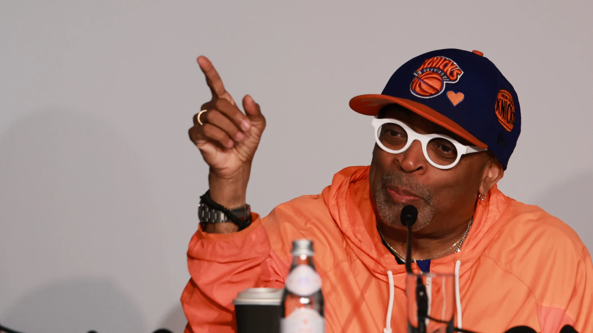CANNES (France), 20/05/2025.- Director Spike Lee attends the press conference for 'Highest 2 Lowest' during the 78th annual Cannes Film Festival, in Cannes, France, 20 May 2025. The film festival runs from 13 to 24 May 2025. (Cine, Francia) EFE/EPA/CLEMENS BILAN / POOL