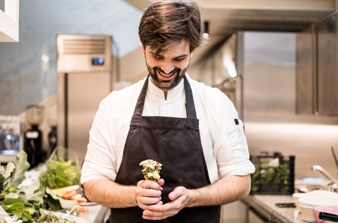 Coco Montes en su restaurante Pabú, con una estrella Michelin