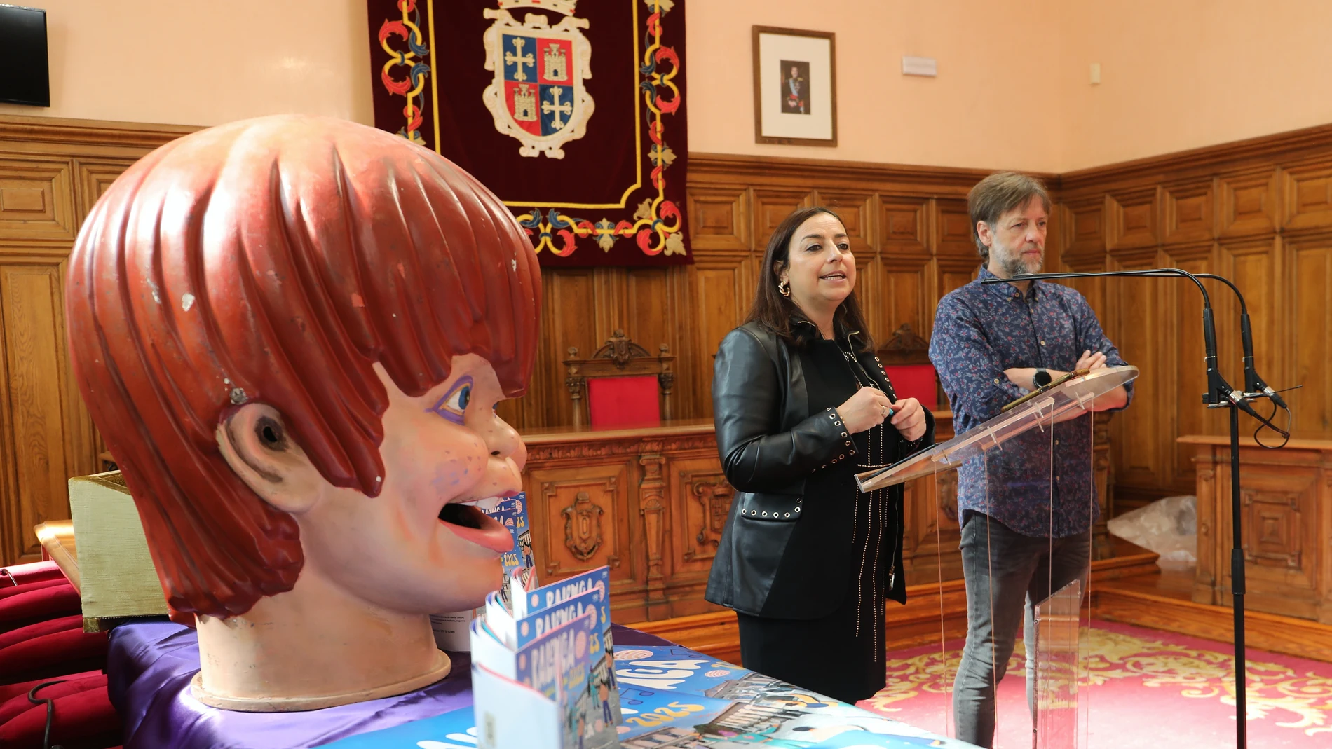 La alcaldesa de Palencia, Miriam Andrés, presneta la programación de la Feria Chica junto al concejal de Cultura y Fiestas, Fran Fernández