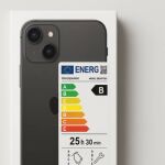 Cómo leer la nueva etiqueta energética que los móviles y tablets llevarán desde junio (Imagen IA).