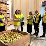 La consejera de Agricultura, Ganadería y Desarrollo Rural visita las instalaciones de COFRUBI