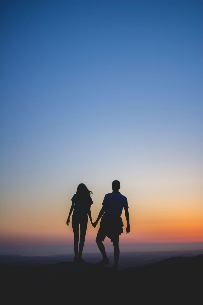 Lo que las parejas más felices hacen los fines de semana (y casi nadie practica)