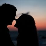 Lo que las parejas más felices hacen los fines de semana (y casi nadie practica)