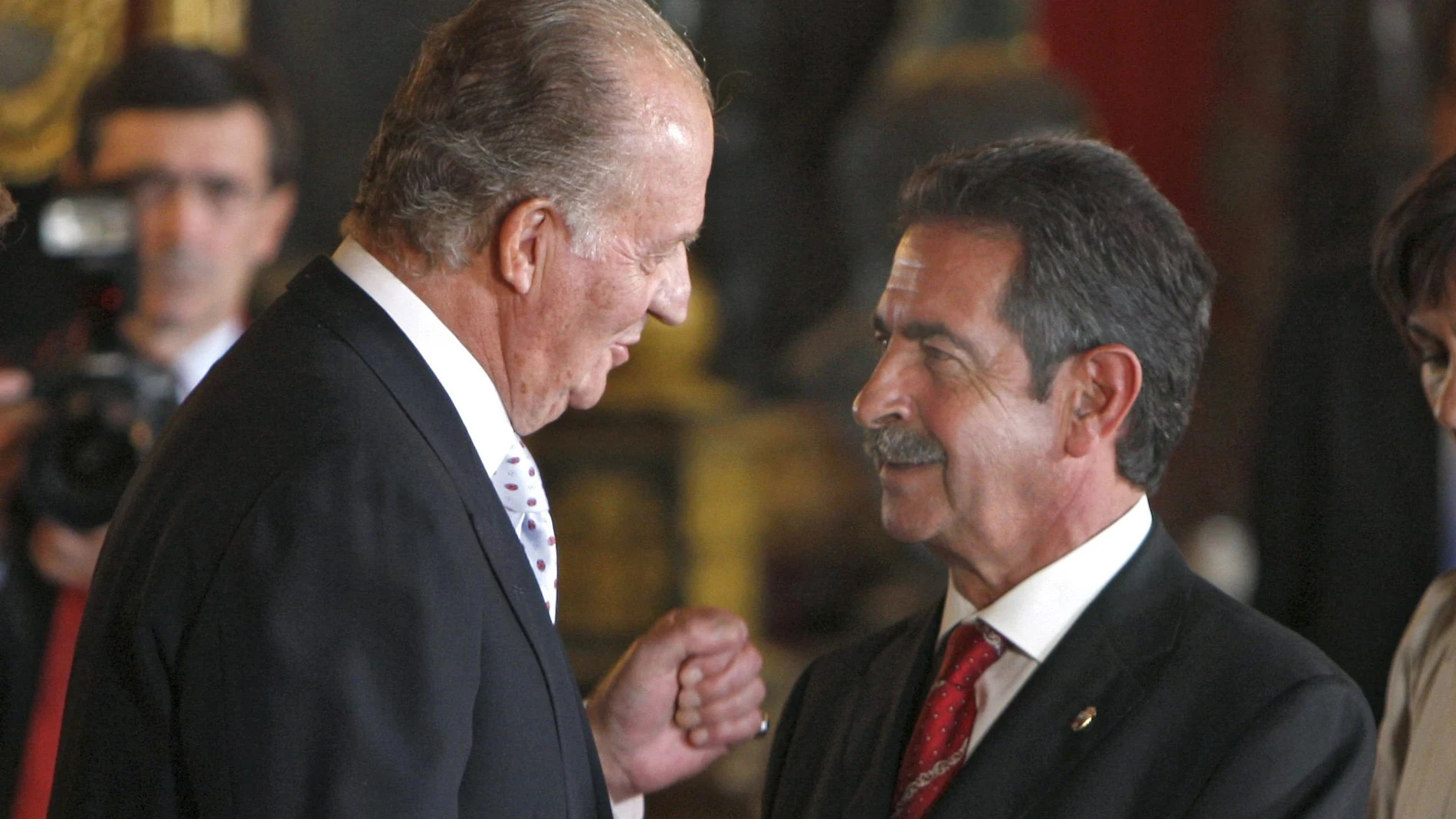 El Rey Juan Carlos junto a Miguel Ángel Revilla en una imagen de archivo