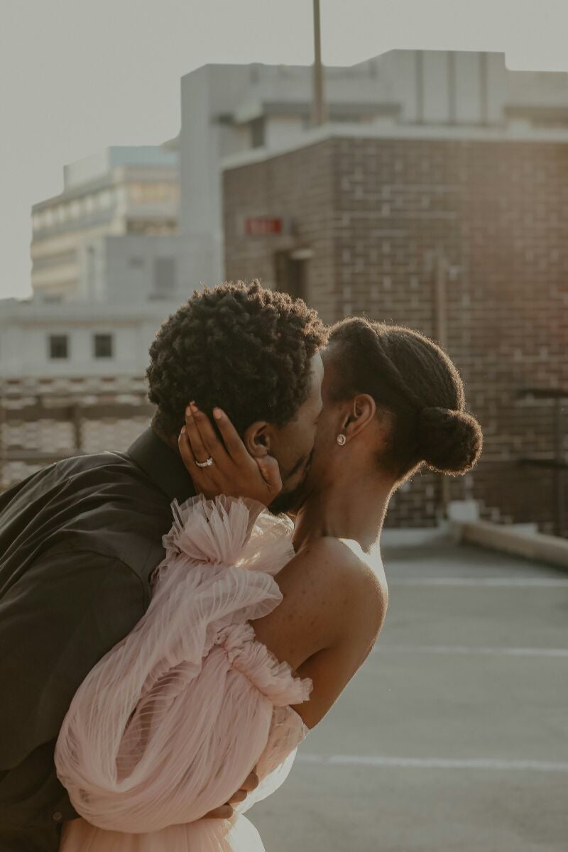 Lo que las parejas más felices hacen los fines de semana (y casi nadie practica)