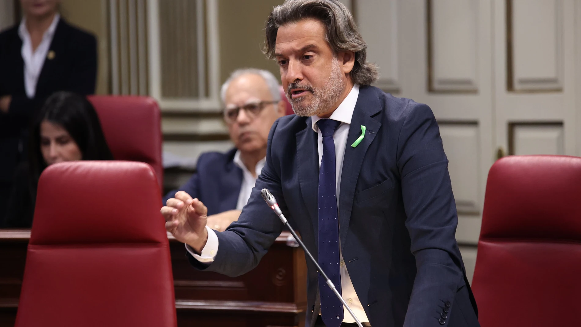 Gustavo Matos en el Parlamento de Canarias