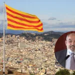 Imagen de una bandera de Cataluña junto con Sergio Rodríguez, diputado de Vox