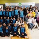 Foto de familia de los colegios ganadores