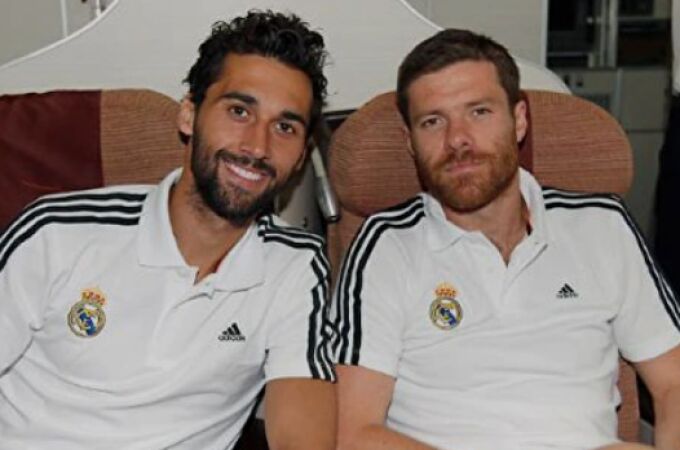 Arbeloa junto a Xabi Alonso