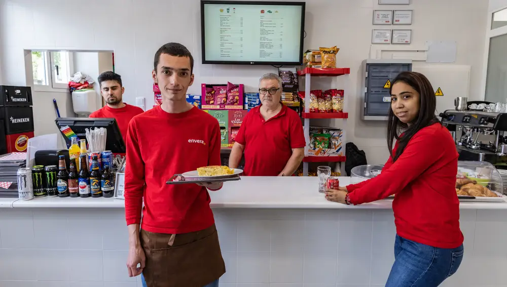 Primera cafetería gestionada por personas con discapacidad en el Centro Cultural Gloria fuertes @ Gonzalo Pére