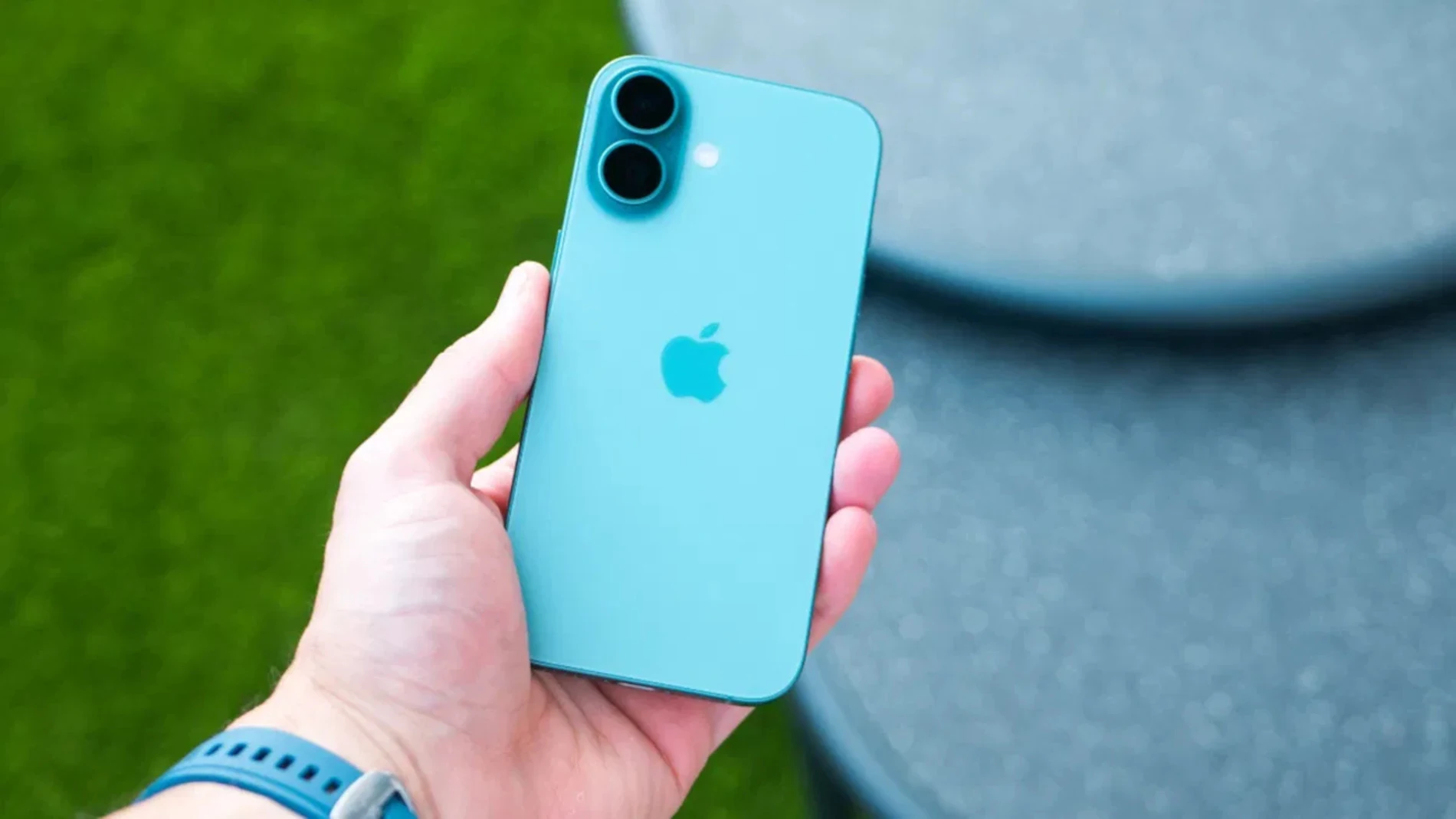 iPhone 16