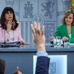Rueda de prensa posterior al Consejo de Ministros en el Palacio de la Moncloa. Comparecen la ministra de Educ