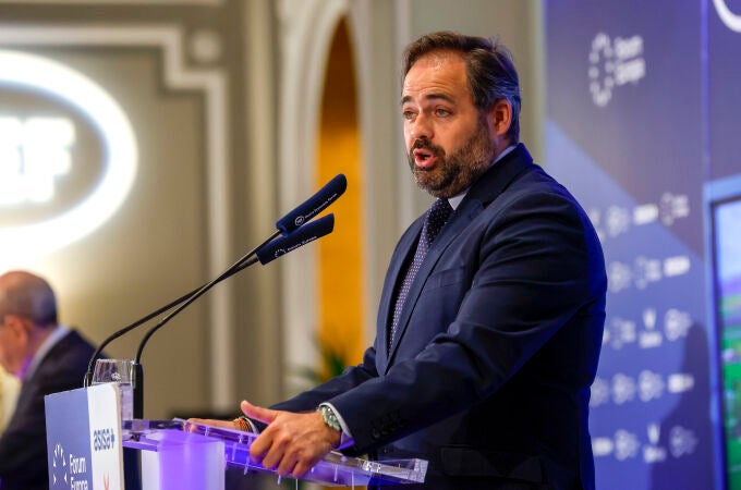 El líder de los populares de Castilla-La Mancha, Paco Núñez, protagoniza un desayuno informativo en Madrid