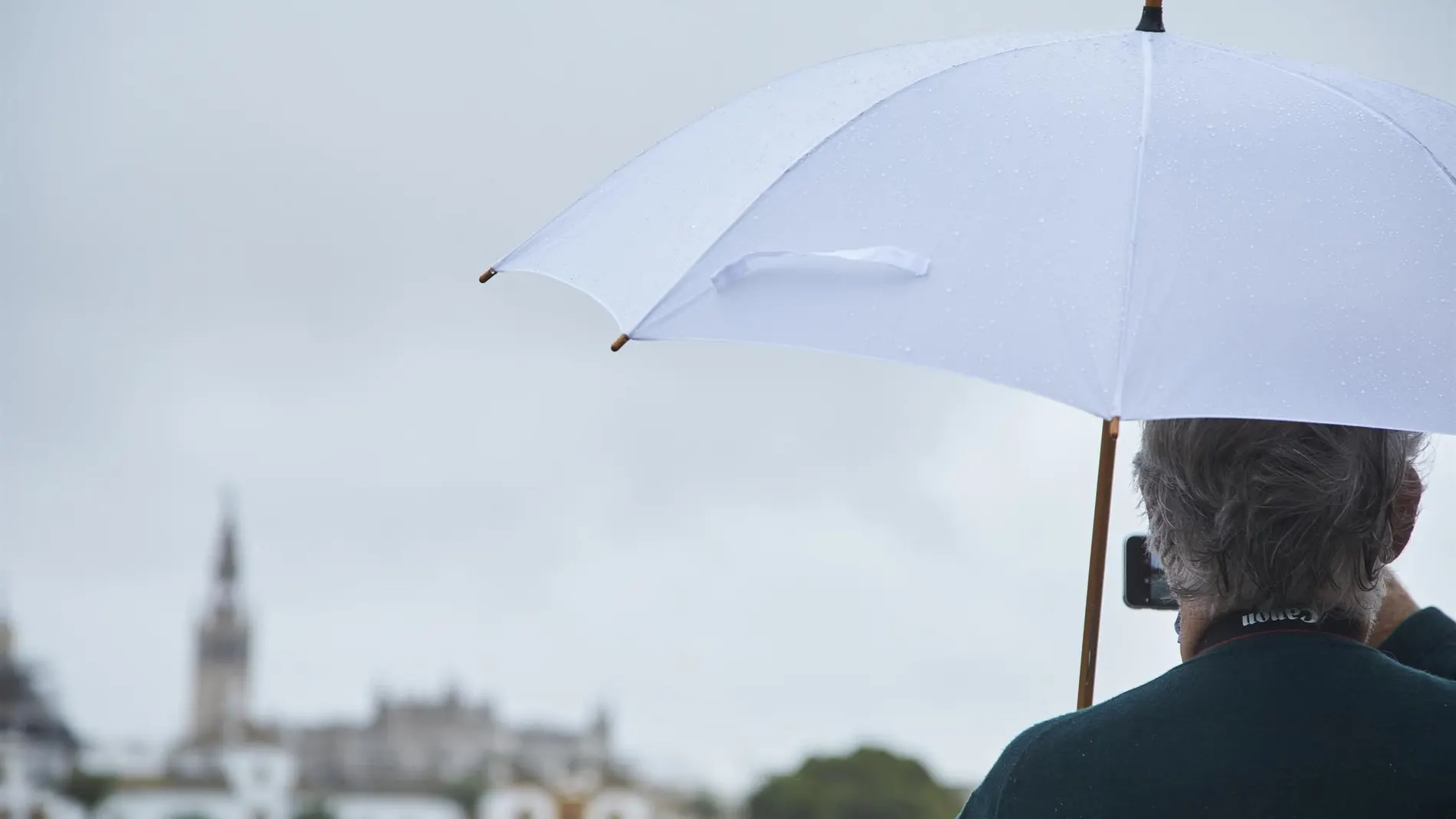 La estabilidad se mantendrá hoy en España, con 30ºC en el Guadalquivir, pero lluvias en el norte por la tarde